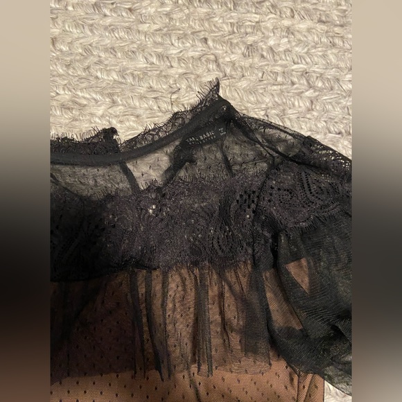 Zara lace and embroidery dress - Picture 3 of 5